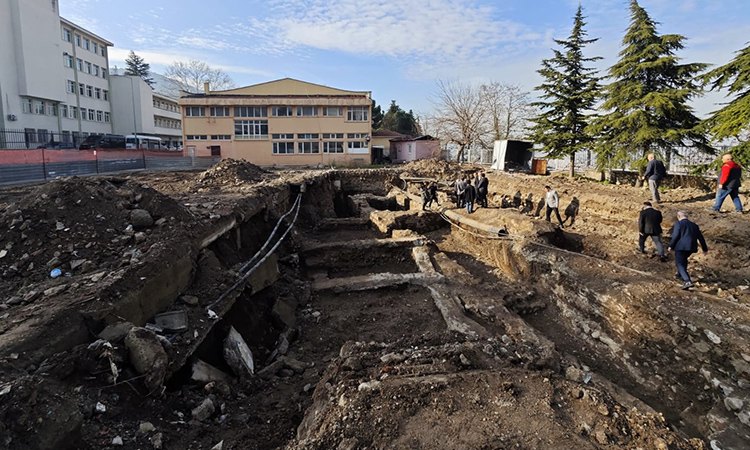 Tarihi okulda kazı çalışmaları devam ediyor!